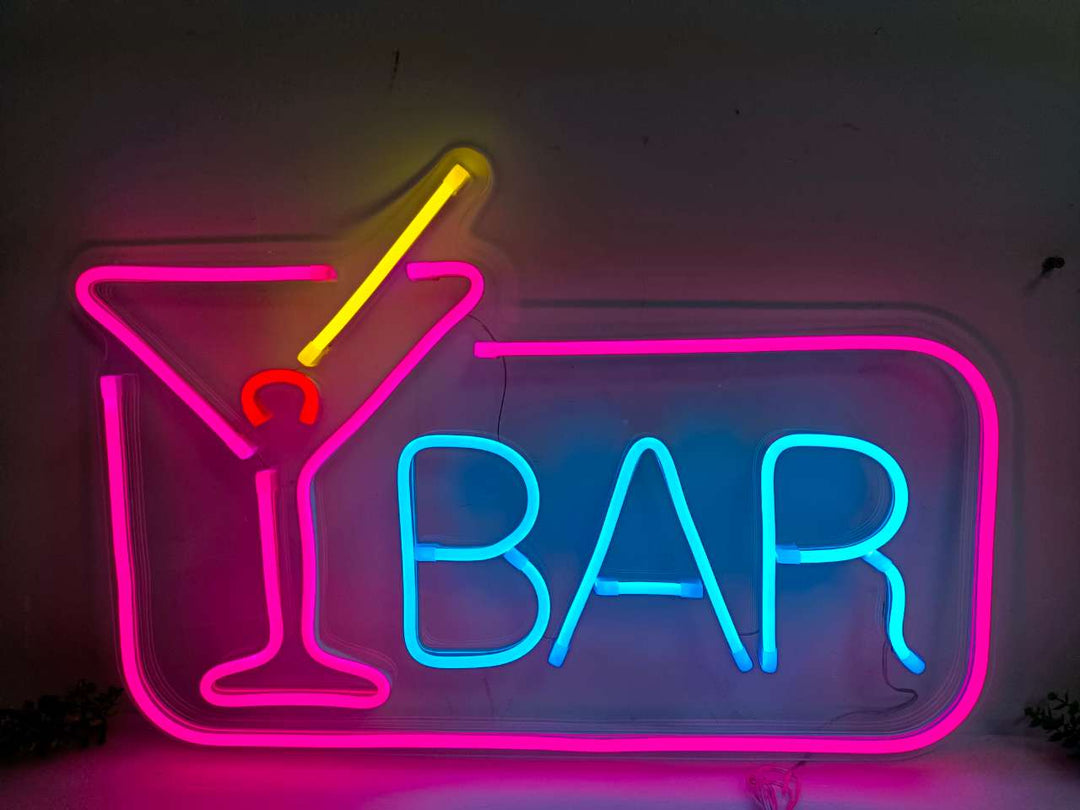 Cocktail Bar Neon Sign - GEEKNEON