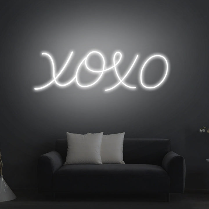 XOXO Neon Sign - GEEKNEON