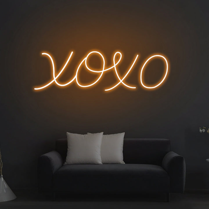 XOXO Neon Sign - GEEKNEON