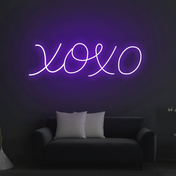 XOXO Neon Sign - GEEKNEON