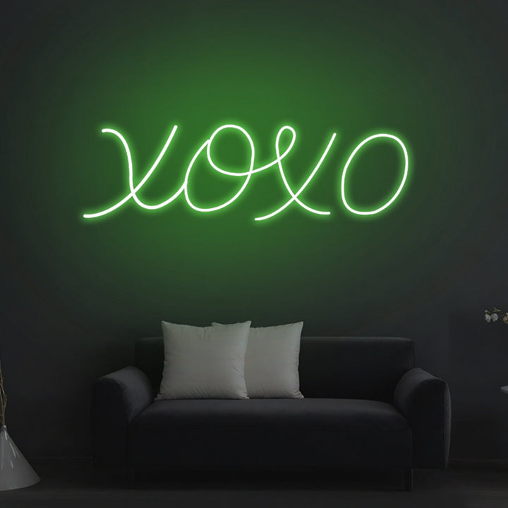 XOXO Neon Sign - GEEKNEON